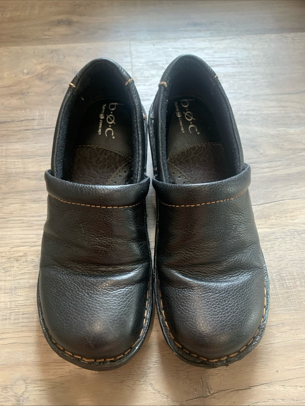 b.o.c. Womens Black Slip-On Leather Clogs with Contrast Stitch Sz 7